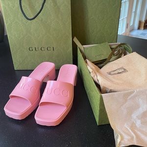 GUCCI Pastel Pink Rubber Slide Sandal